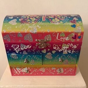 Justice Rainbow Glitter Musical Jewelry Box